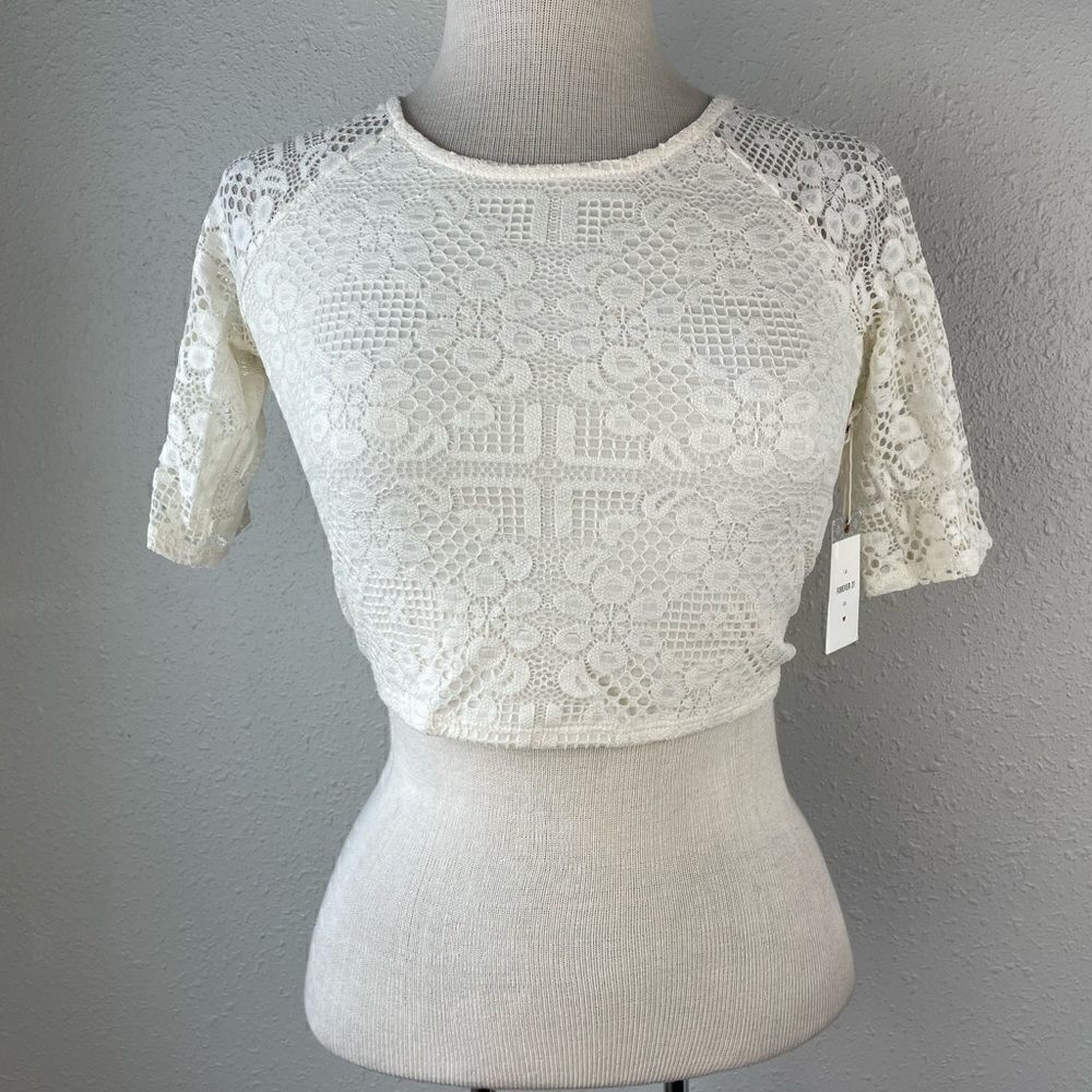 NWT Forever 21 Cream Lace Crop Top Size S